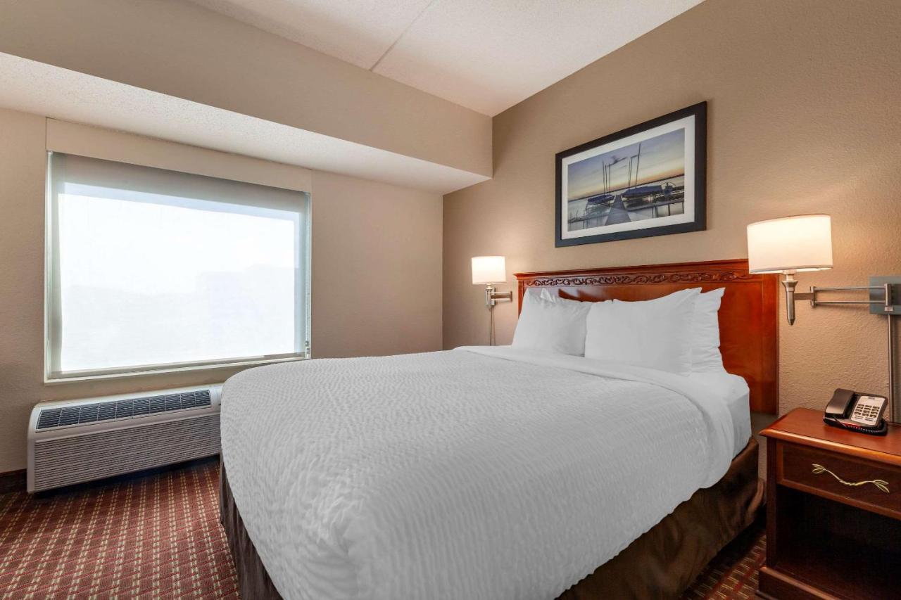 Clarion Suites At The Alliant Energy Center Madison Esterno foto
