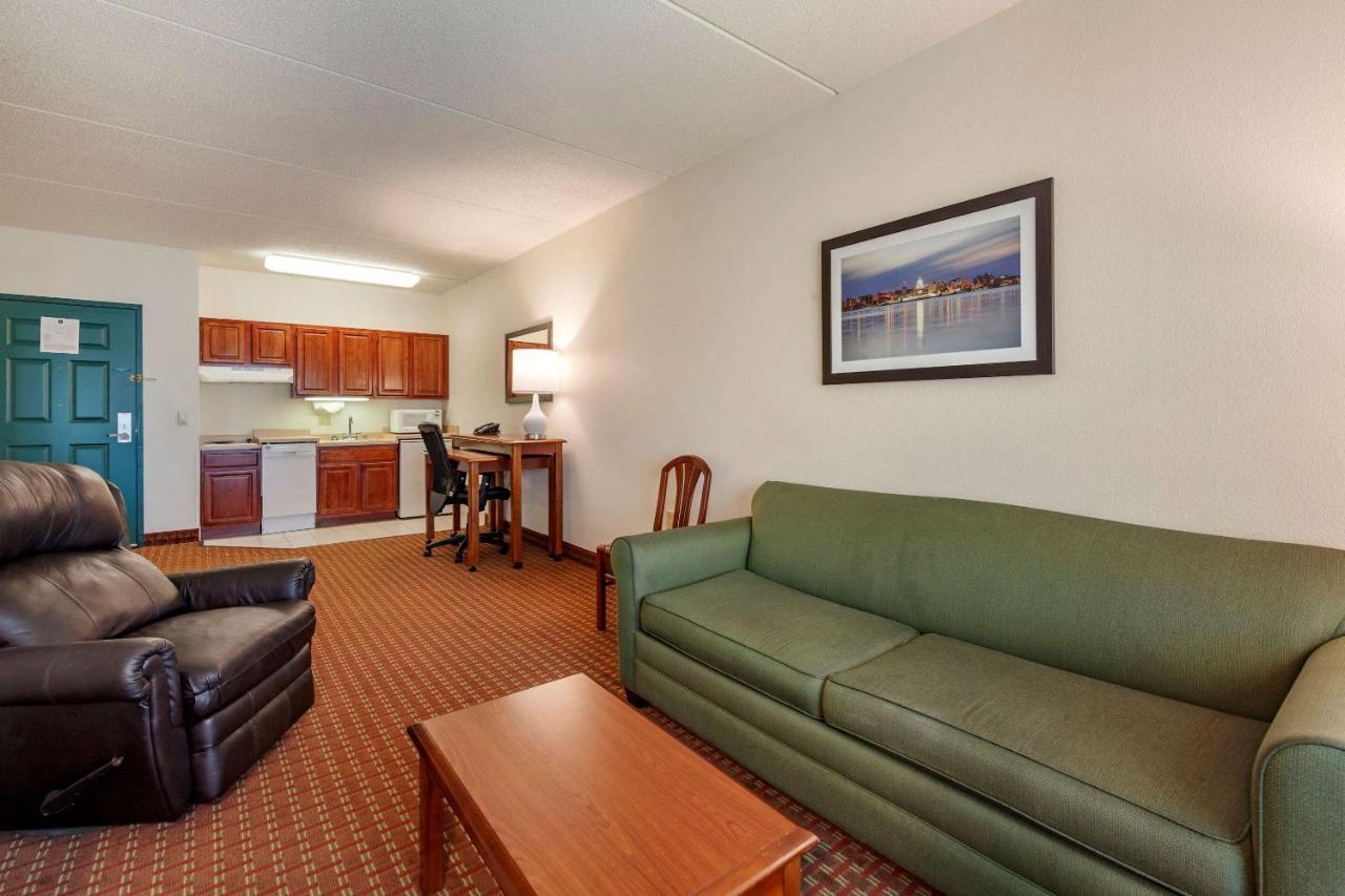 Clarion Suites At The Alliant Energy Center Madison Esterno foto