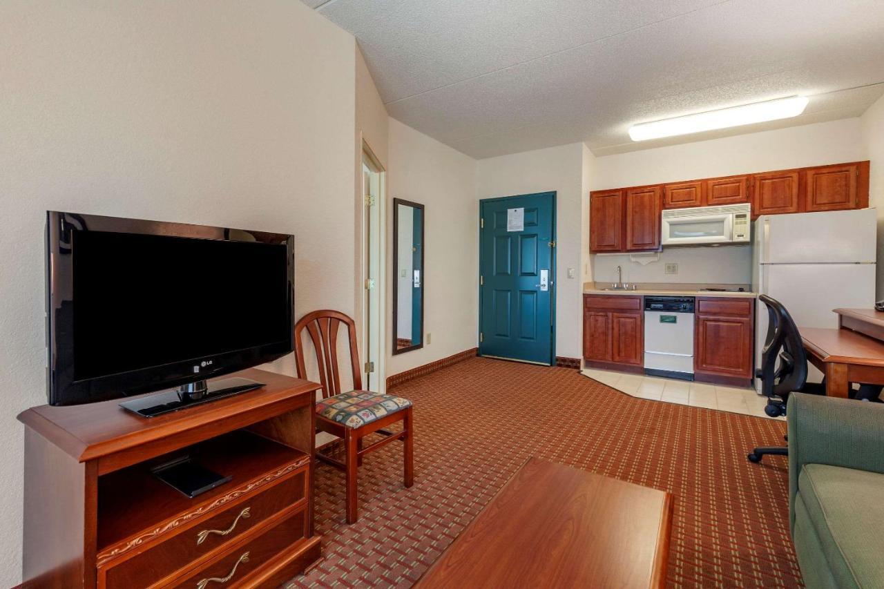 Clarion Suites At The Alliant Energy Center Madison Esterno foto