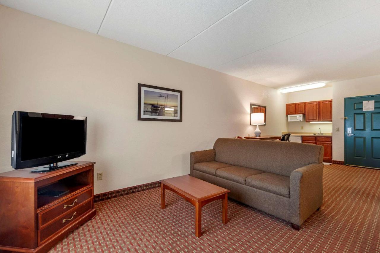 Clarion Suites At The Alliant Energy Center Madison Esterno foto