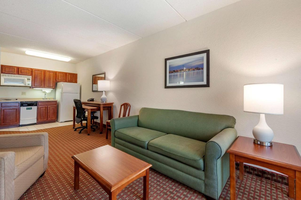 Clarion Suites At The Alliant Energy Center Madison Esterno foto