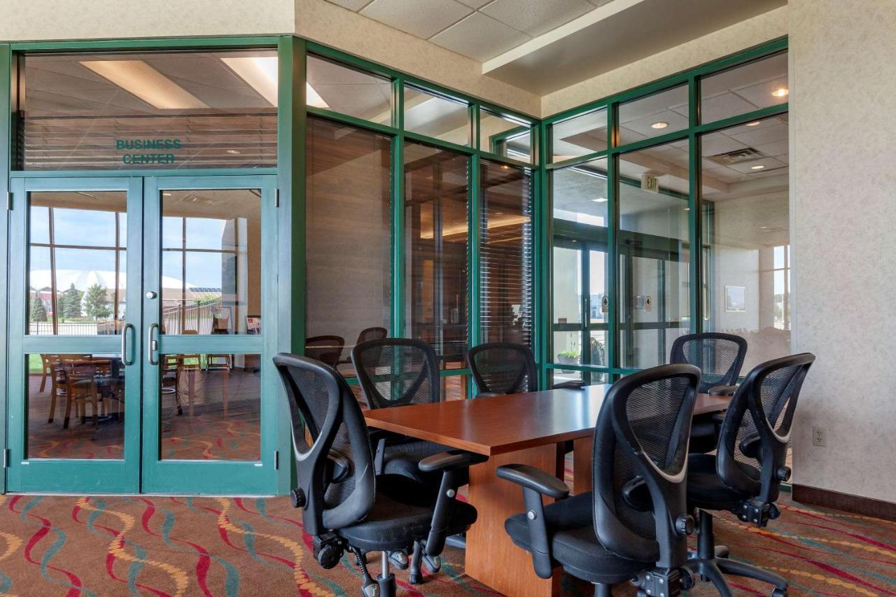 Clarion Suites At The Alliant Energy Center Madison Esterno foto