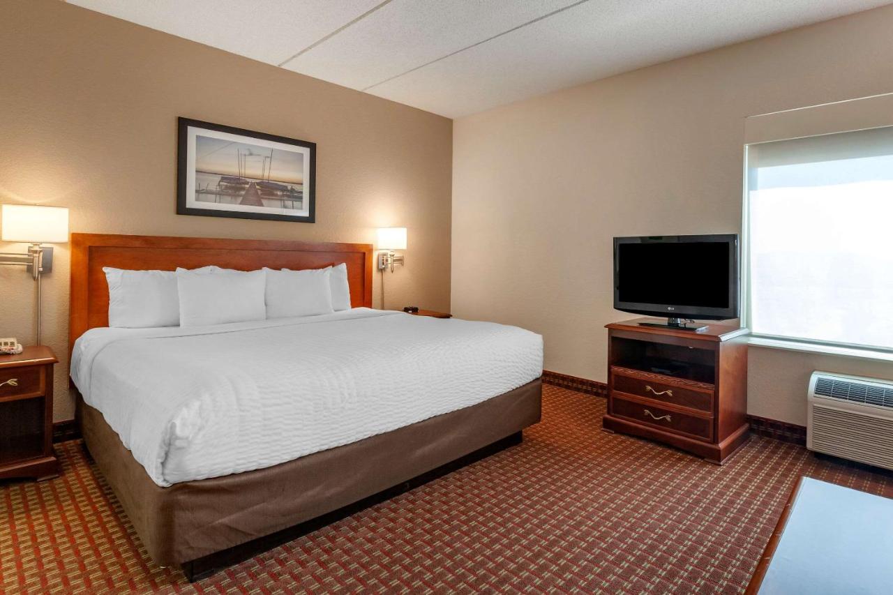 Clarion Suites At The Alliant Energy Center Madison Esterno foto