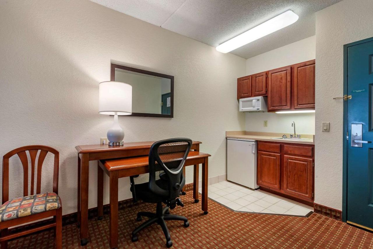 Clarion Suites At The Alliant Energy Center Madison Esterno foto