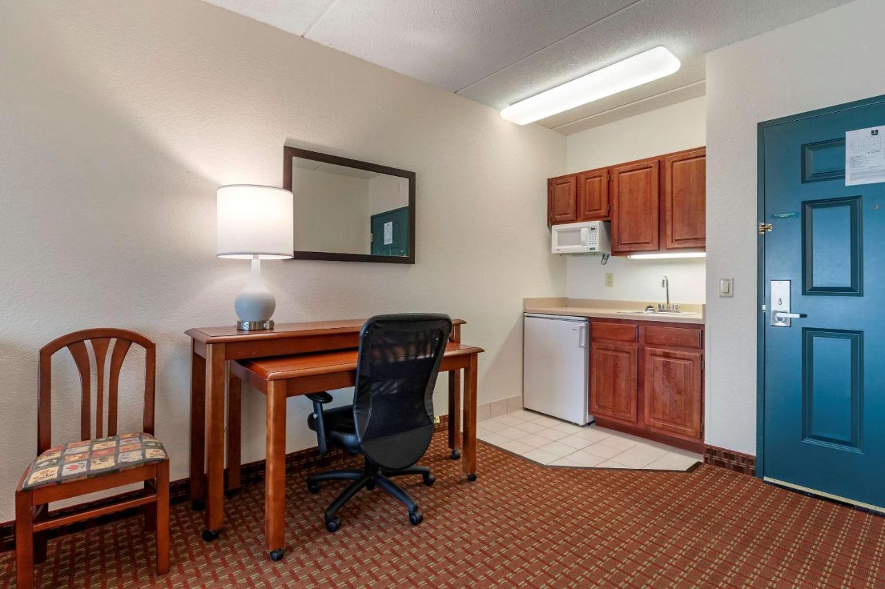 Clarion Suites At The Alliant Energy Center Madison Esterno foto