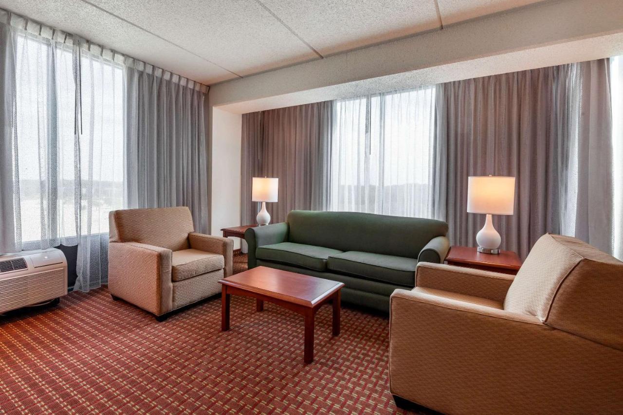 Clarion Suites At The Alliant Energy Center Madison Esterno foto