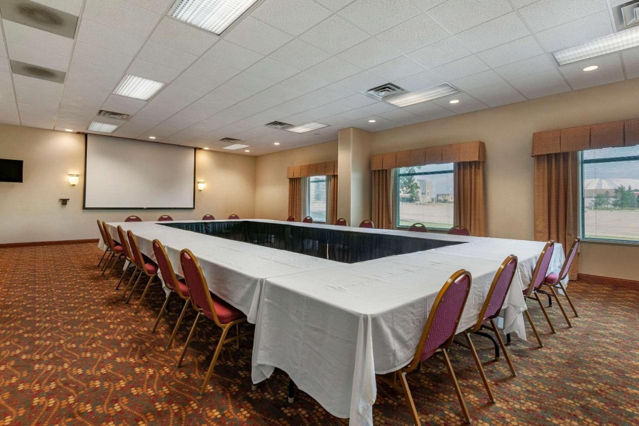 Clarion Suites At The Alliant Energy Center Madison Esterno foto