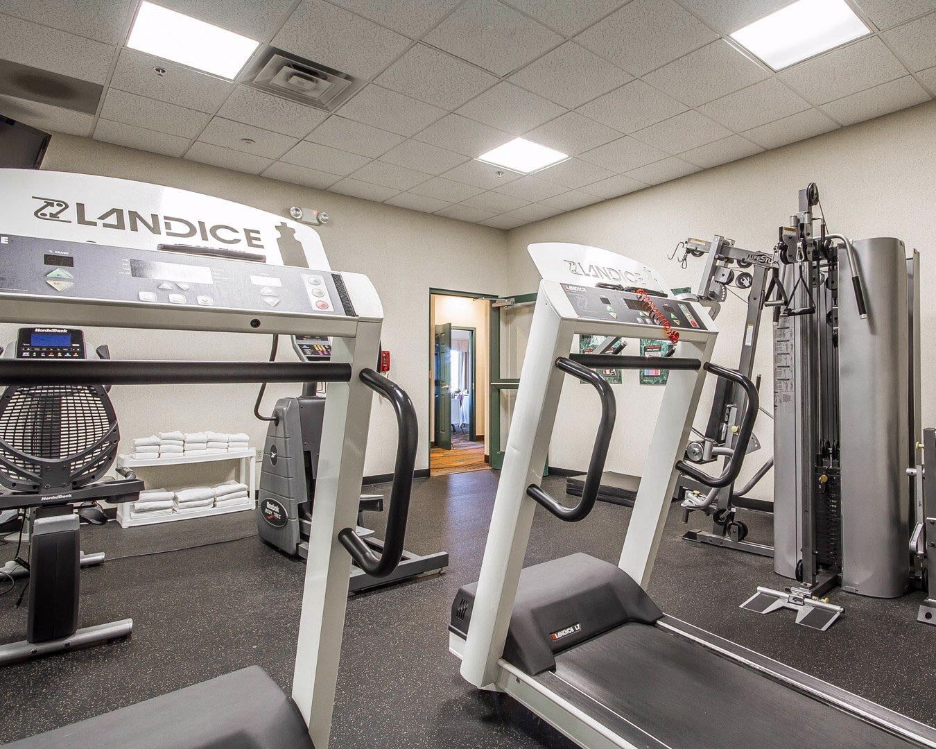 Clarion Suites At The Alliant Energy Center Madison Esterno foto
